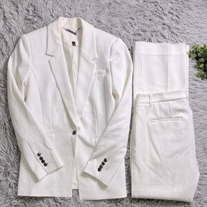 White House Black Market Classic Ivory Pantsuit Size 6